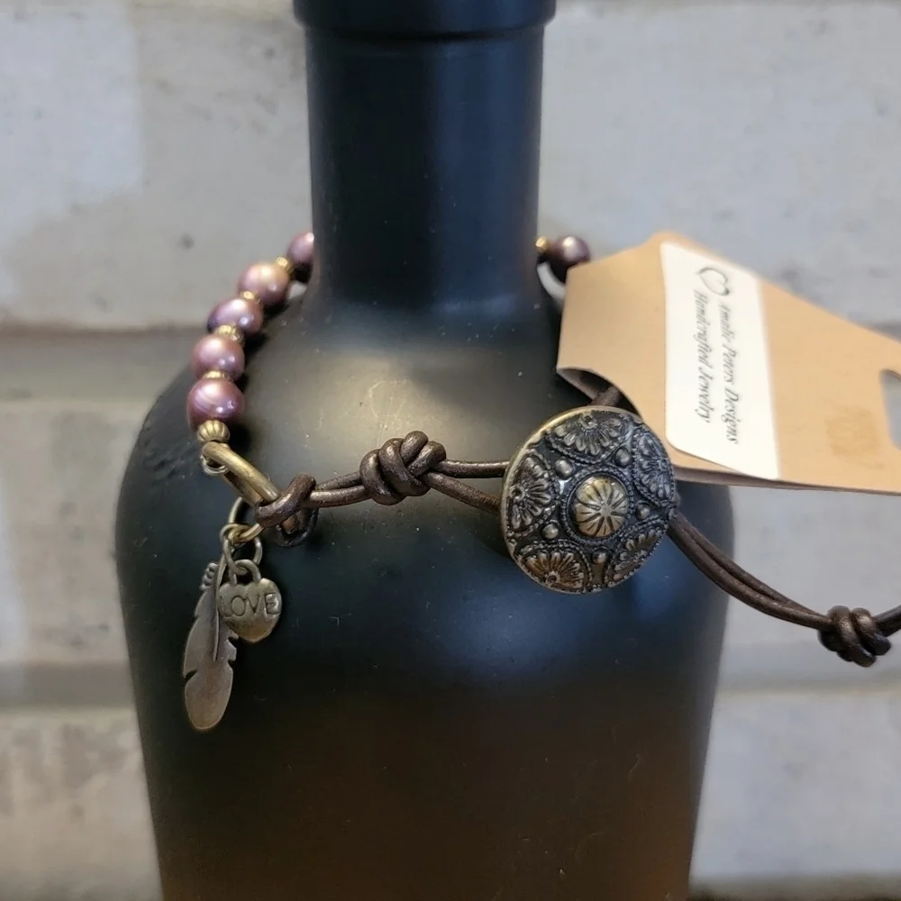 NEW Amalie Peters Brown Leather Burgundy Pearl Button Feather Boho Bracelet - Picture 7 of 9